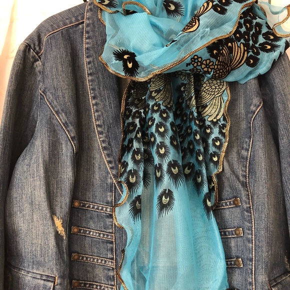 Parisian-style Gold-trim SKY BLUE Peacock scarf - Picture 7 of 8